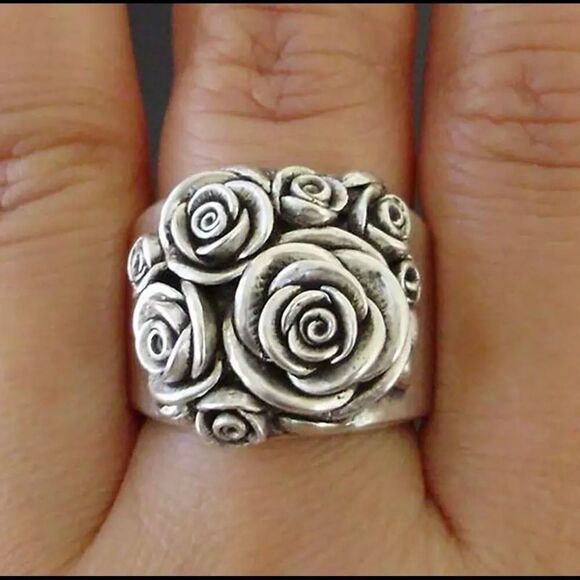 Silver Roses Flower Vintage Ring size 6, 8 - Picture 1 of 6